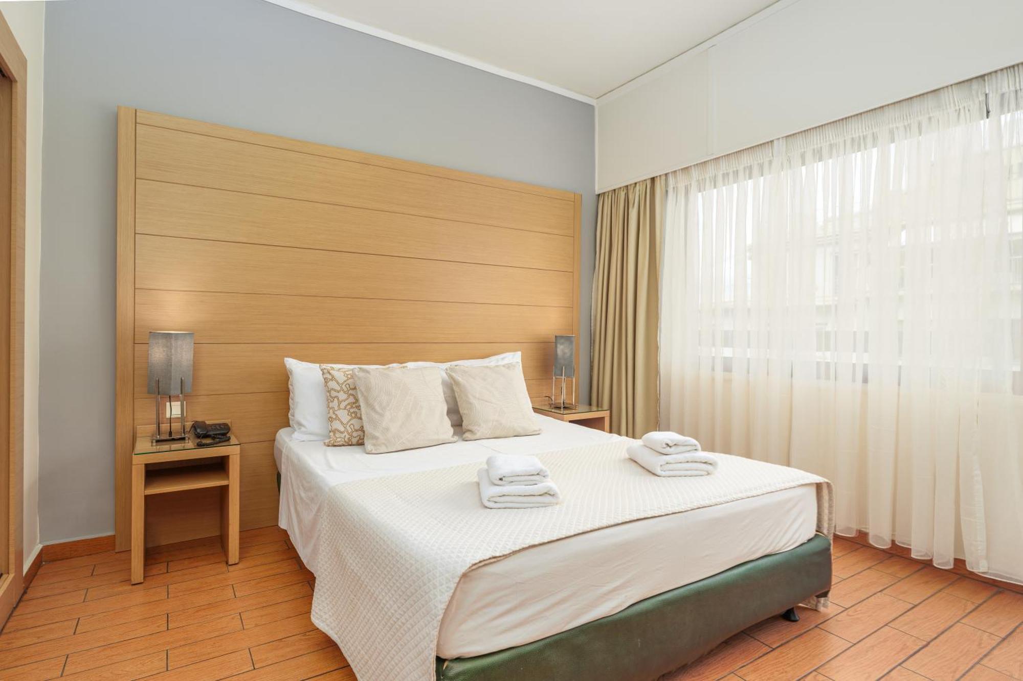 Parnon Hotel Atena