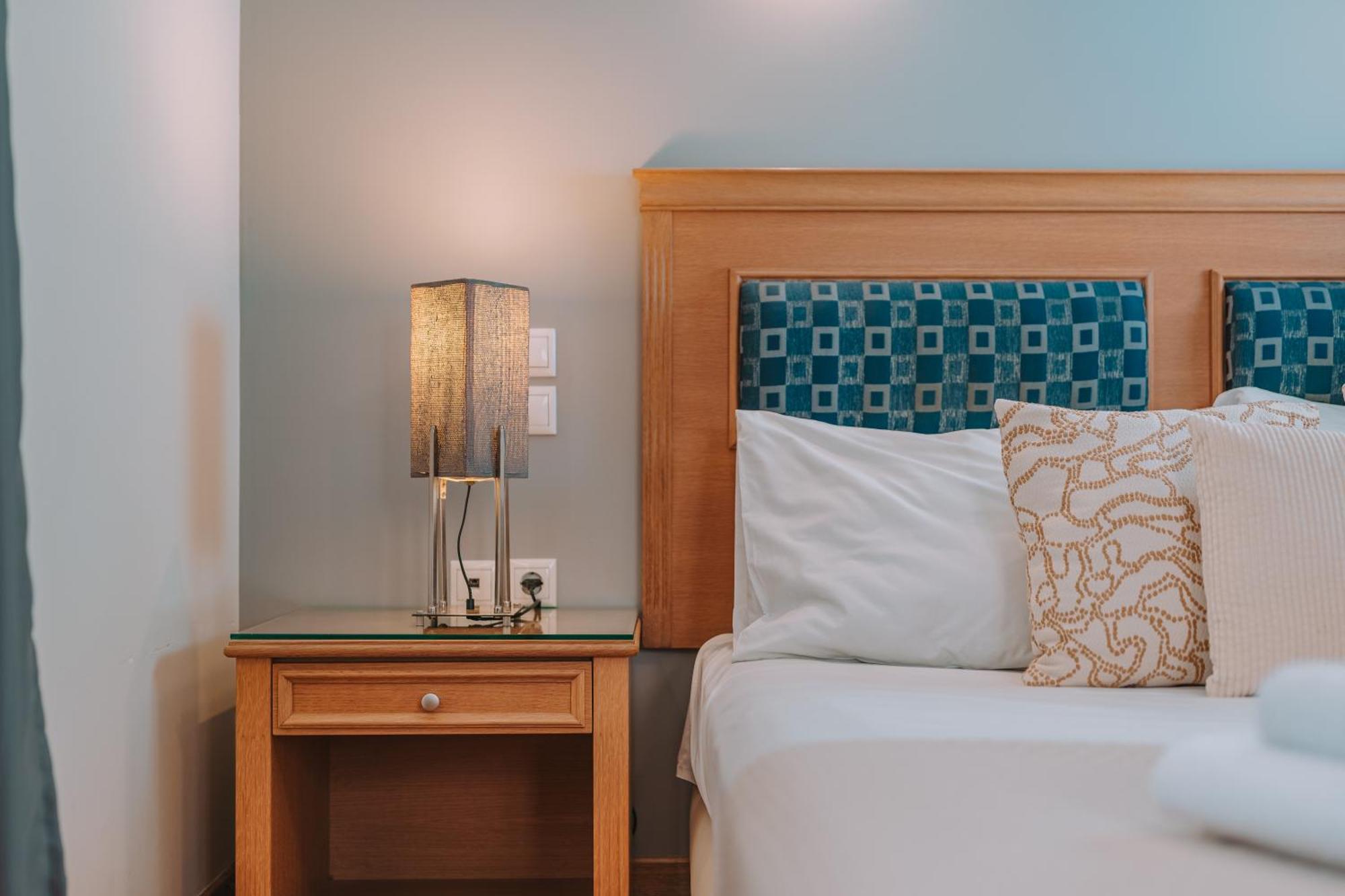 Hotel Parnon 3*