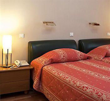 Hotel Parnon 3*