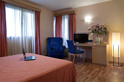 Hotel Parnon Atena