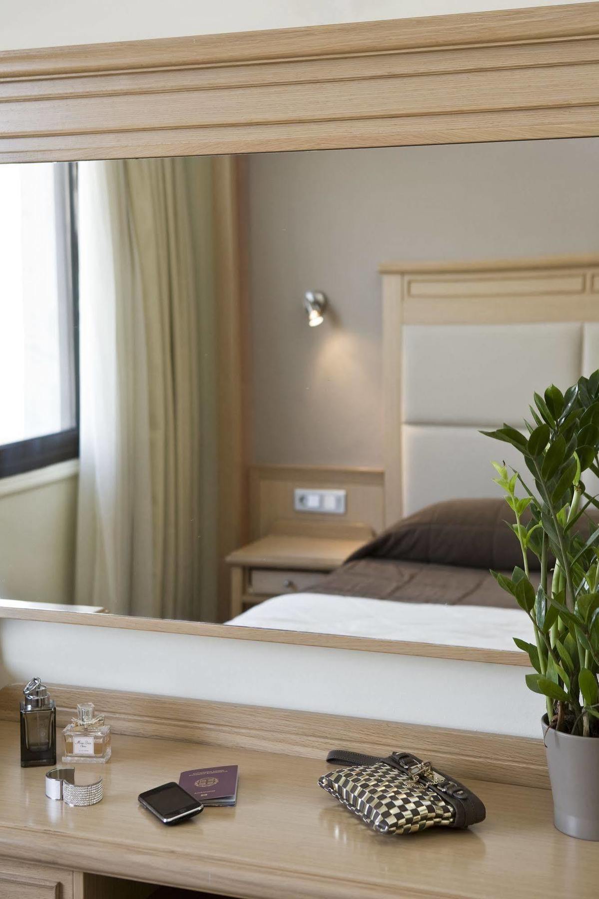 Parnon Hotel Atena
