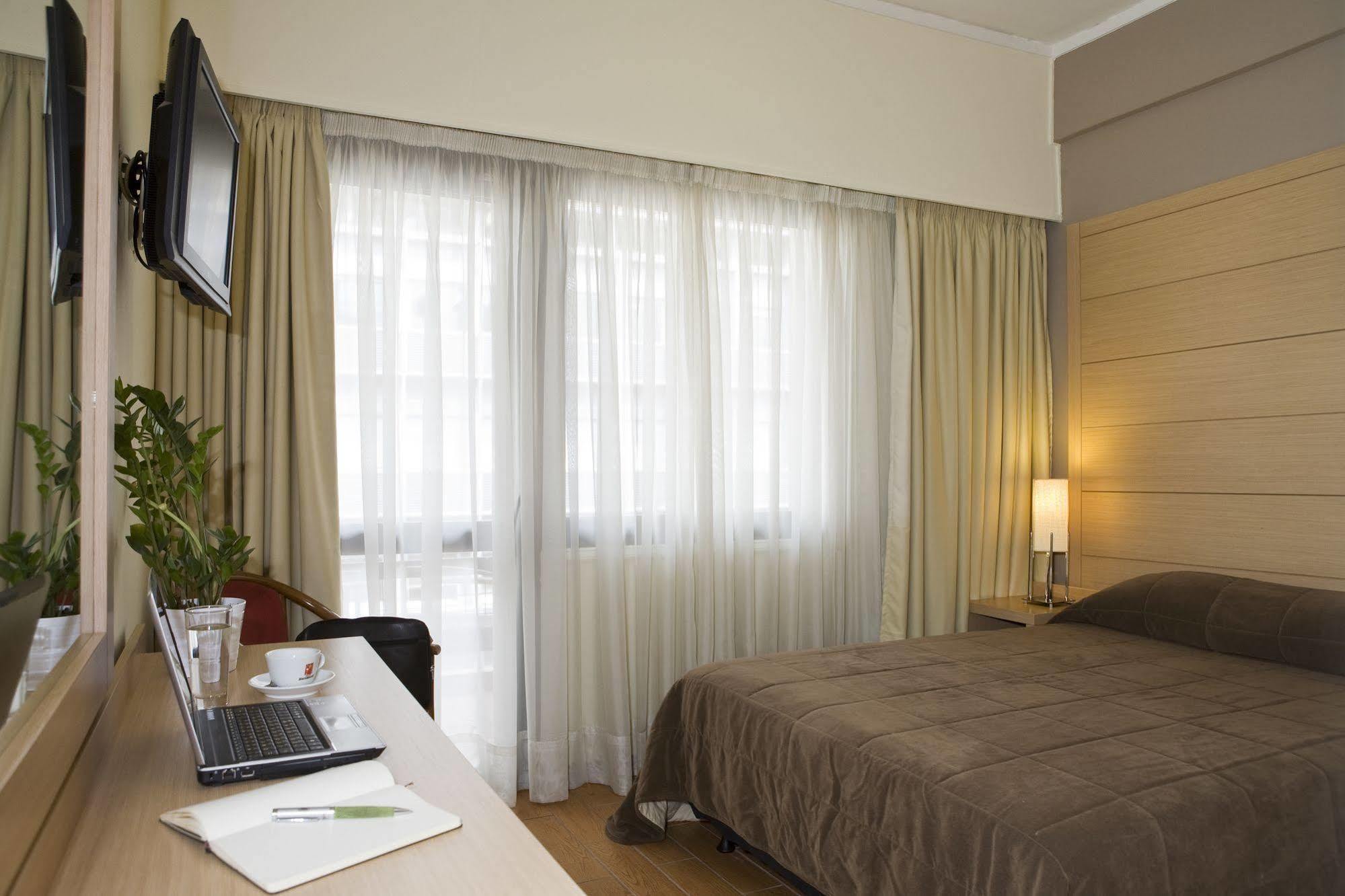 Parnon Hotel 3*